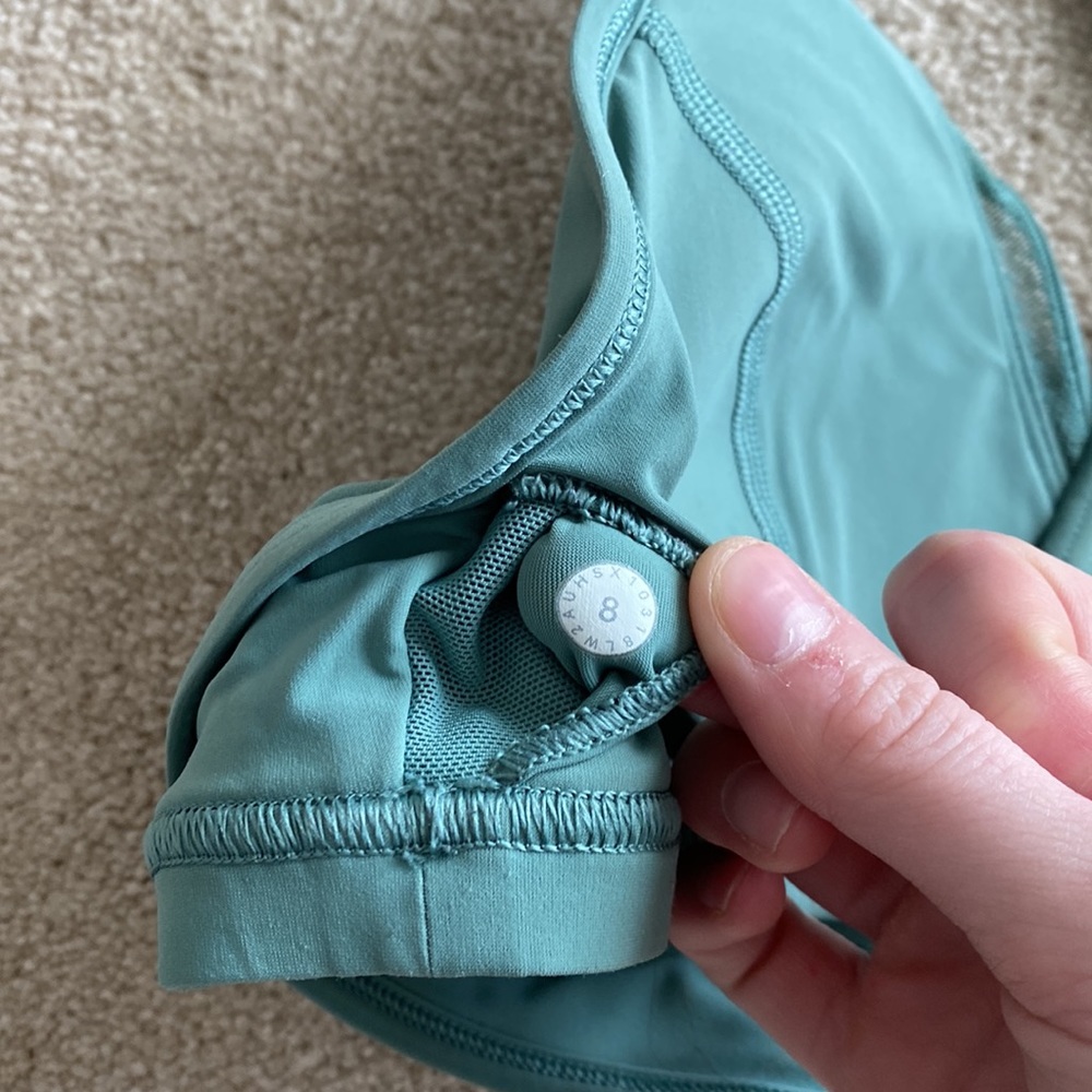 Lululemon sports bra - Picture 6 of 7